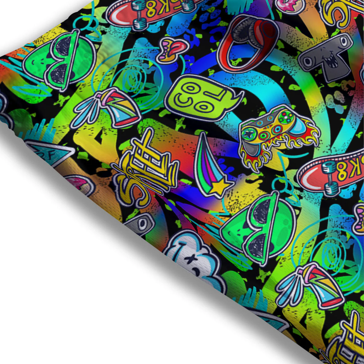 Abstract Alien Graffiti Text Print Pattern Mesh Shorts - Image 3