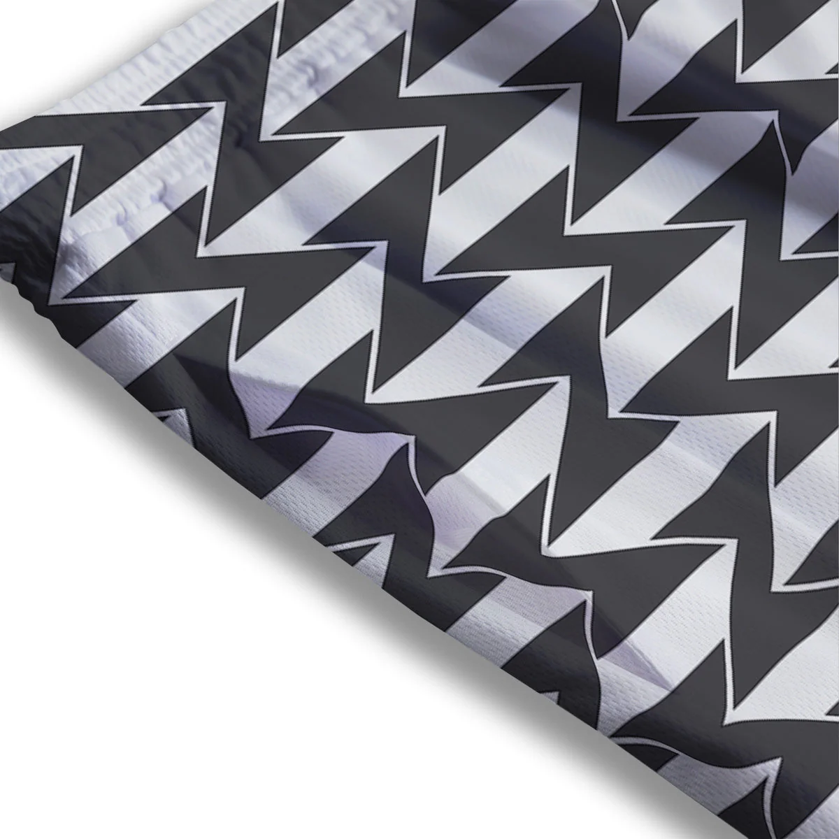 Abstract Heometric Zigzag Print Pattern Mesh Shorts - Image 3
