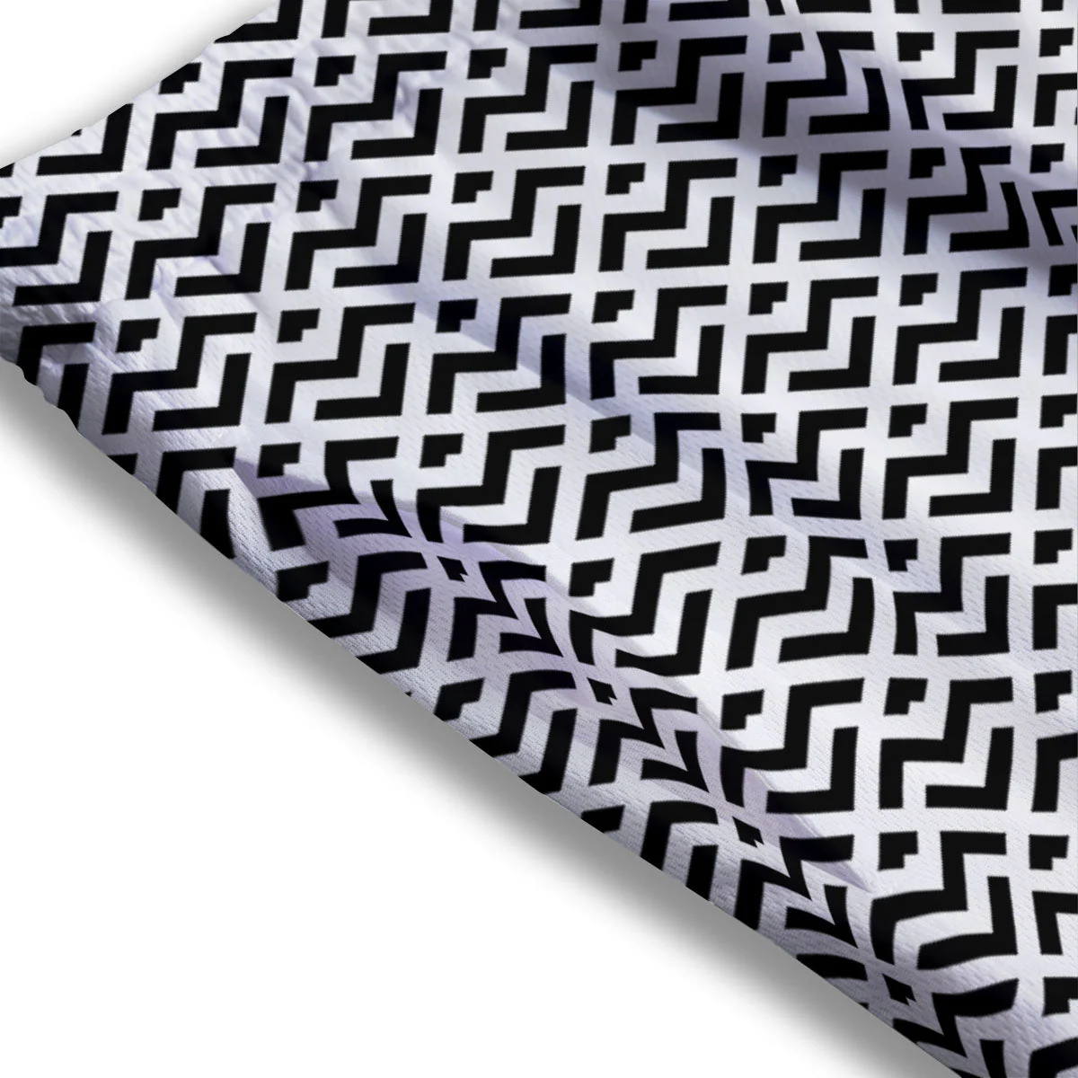 Geometric White And Black Print Pattern Mesh Shorts - Image 3
