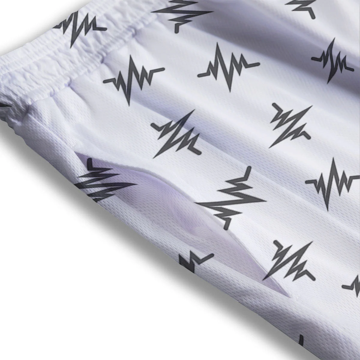 Heartbeat White And Black Print Pattern Mesh Shorts - Image 3