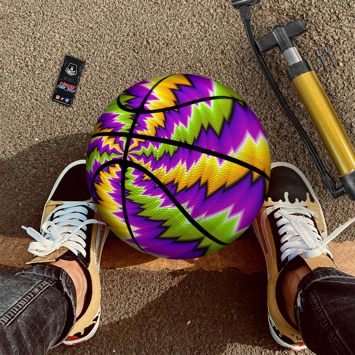 Moving Optical Illusion Dizzy Vortex Basketball - Image 2