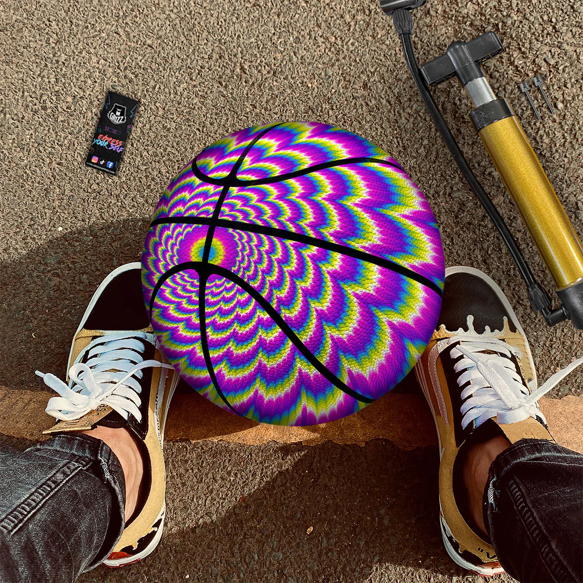 Moving Optical Illusion Spiral Colors Basketball - Image 2